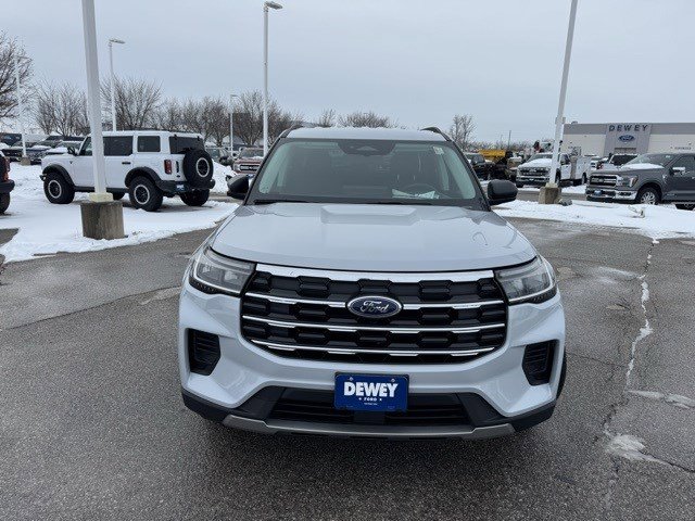 Certified 2025 Ford Explorer Active image 2