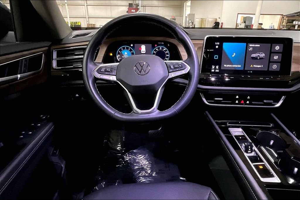 Used 2025 Volkswagen Atlas SE AWD/4WD image 5