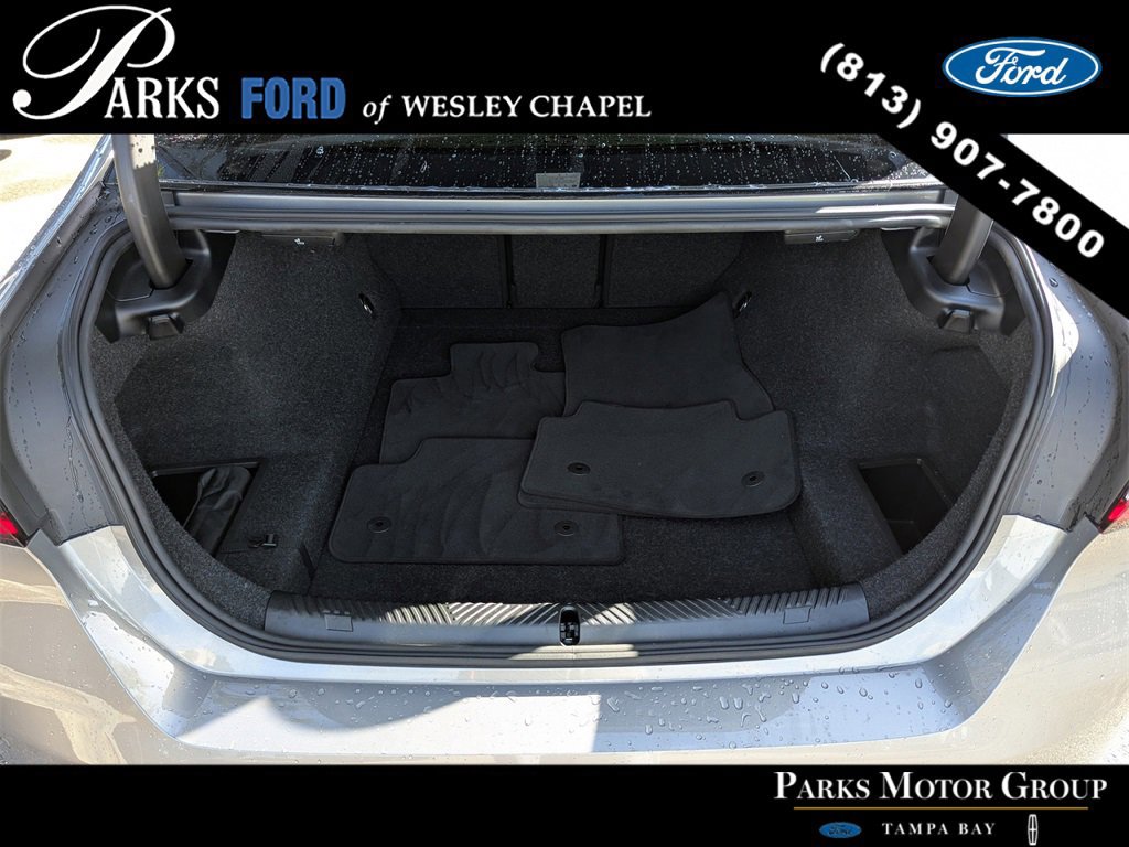 Used 2025 BMW 530i xDrive w/ Premium Package image 9