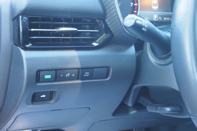 Used 2024 Nissan Sentra SR w/ SR Premium Package FWD image 21