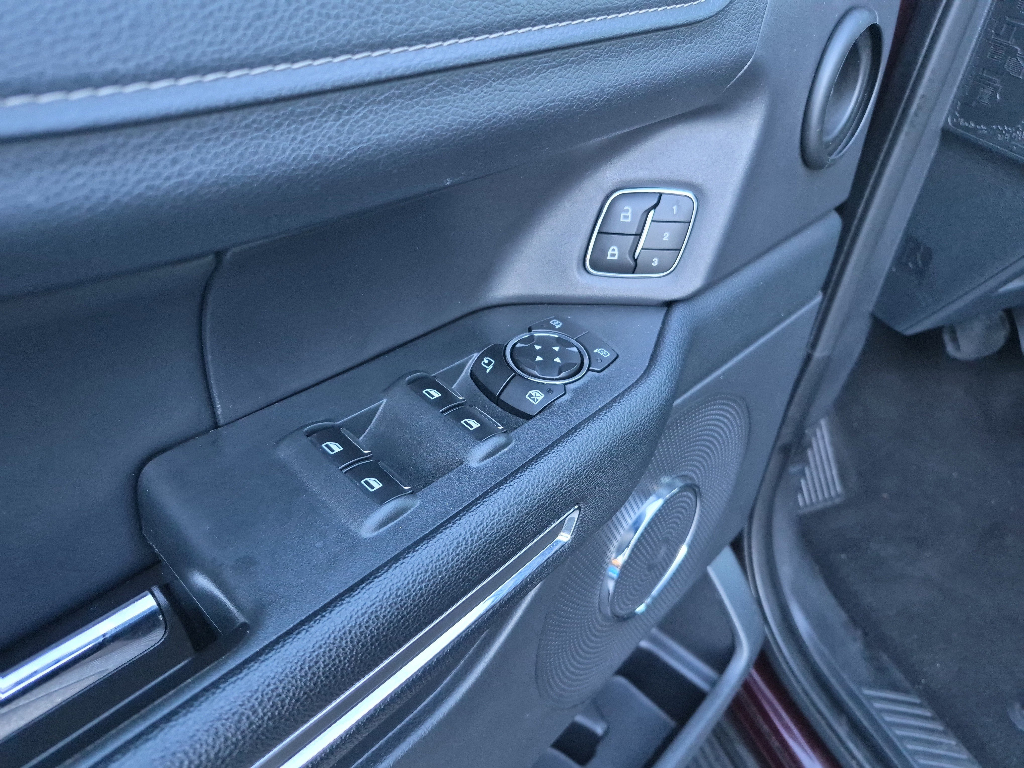 Certified 2024 Ford Expedition XLT image 9