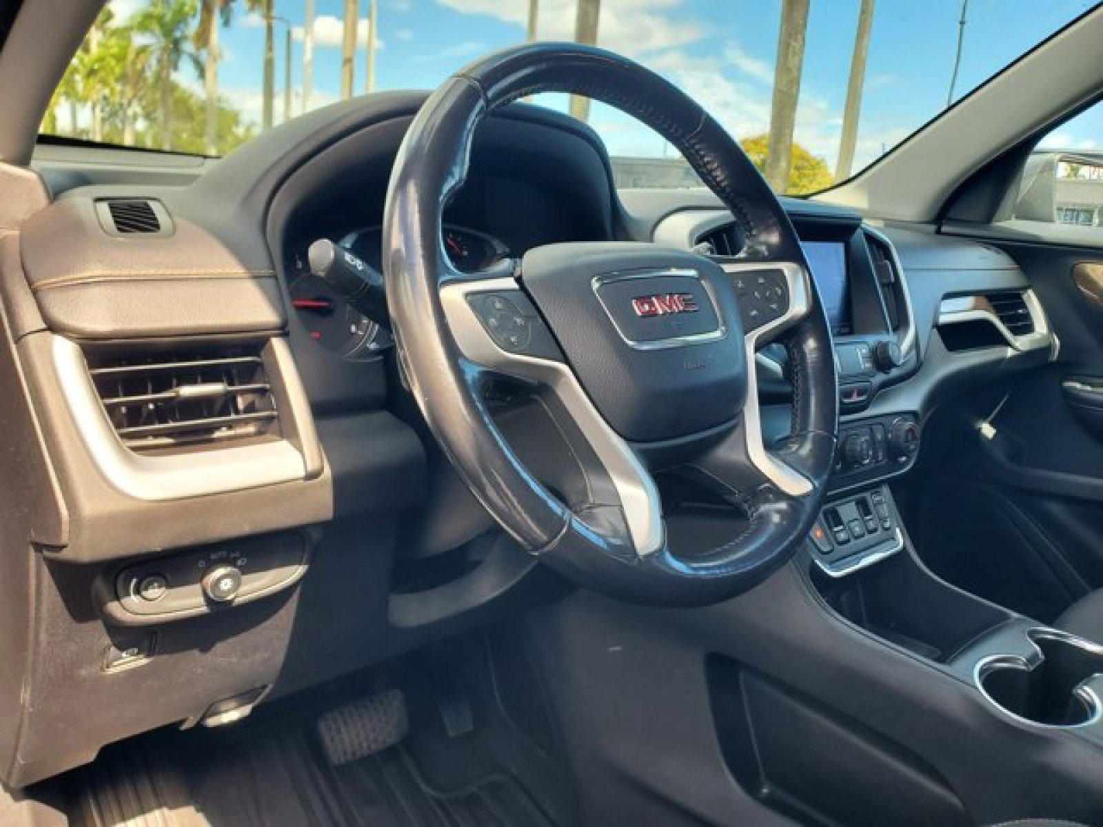 Used 2019 GMC Terrain SLE w/ Driver Convenience Package image 10