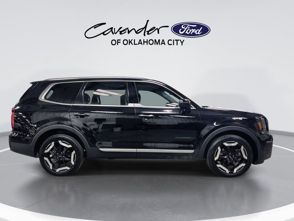Used 2025 Kia Telluride S FWD image 9