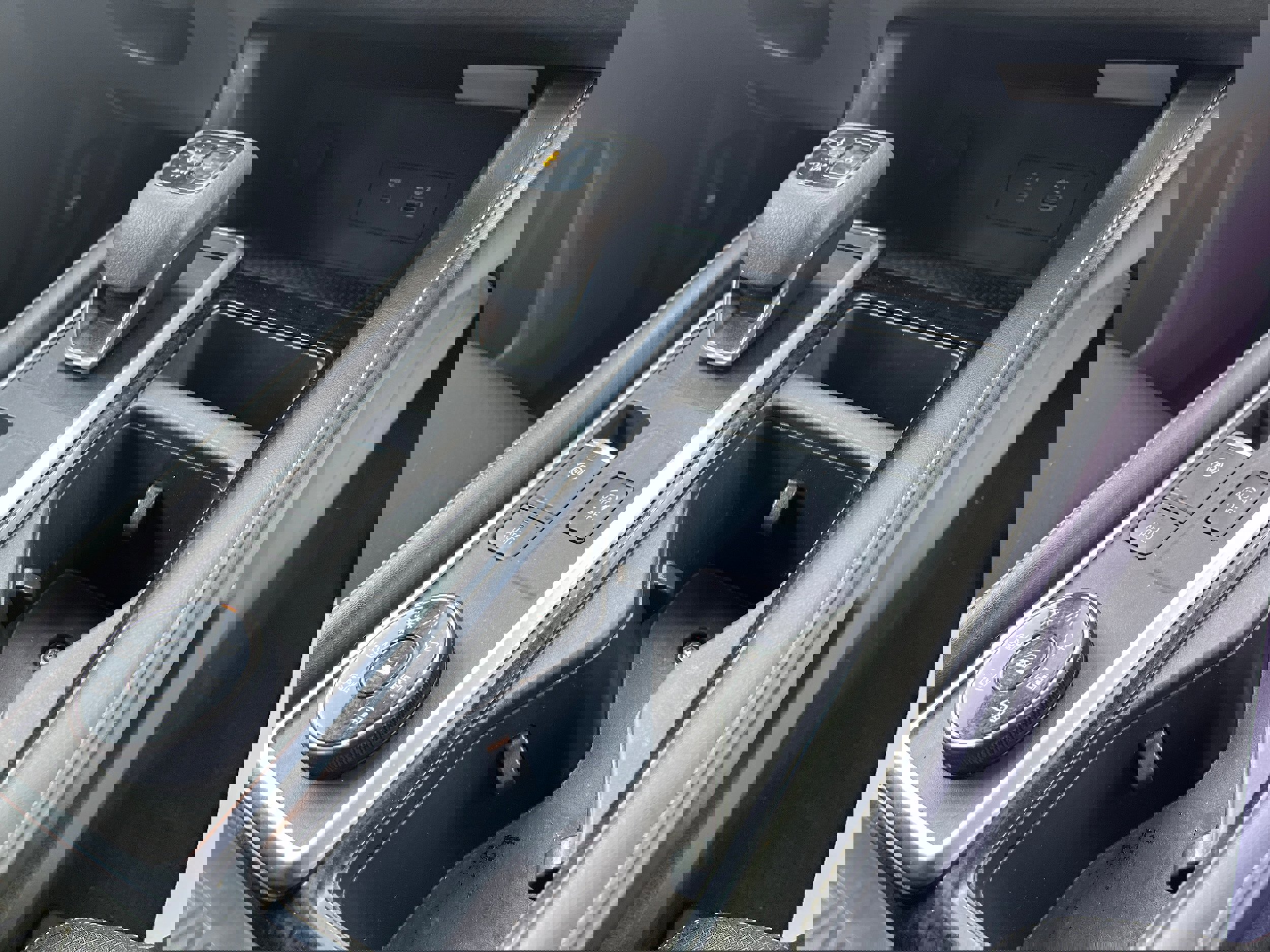 Used 2022 Nissan Pathfinder SV image 17