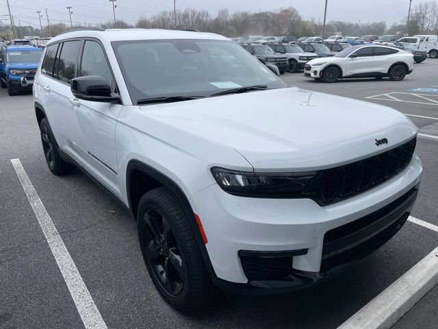 Used 2023 Jeep Grand Cherokee L Limited w/ Black Appearance Package image 4