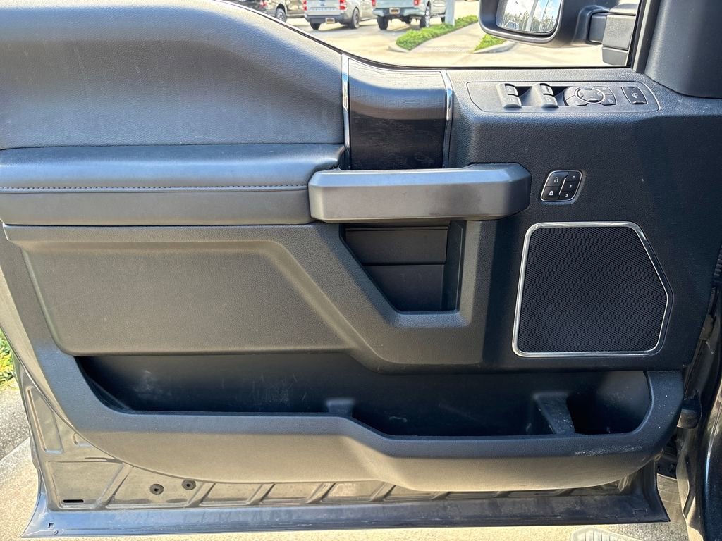 Certified 2019 Ford F350 Platinum w/ Platinum Ultimate Package image 16