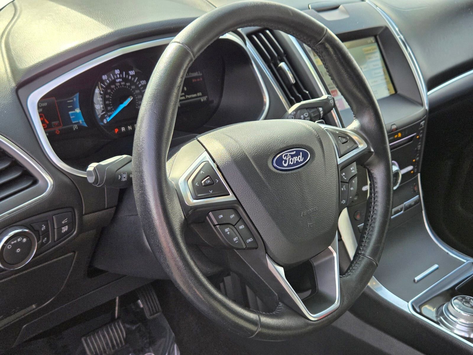 Certified 2019 Ford Edge Titanium AWD/4WD image 18