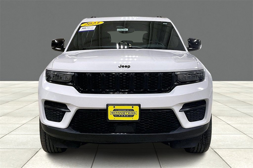 Used 2023 Jeep Grand Cherokee Altitude image 6