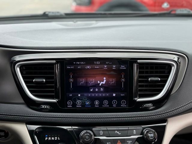 Used 2019 Chrysler Pacifica Limited FWD image 32