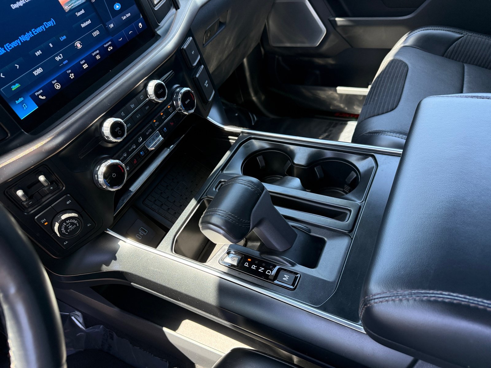 Certified 2023 Ford F150 Raptor w/ Raptor Carbon Fiber Package AWD/4WD image 13