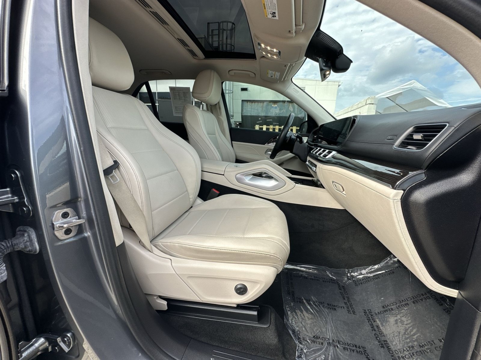 Used 2022 Mercedes-Benz GLE 350 4MATIC w/ Premium Package image 35