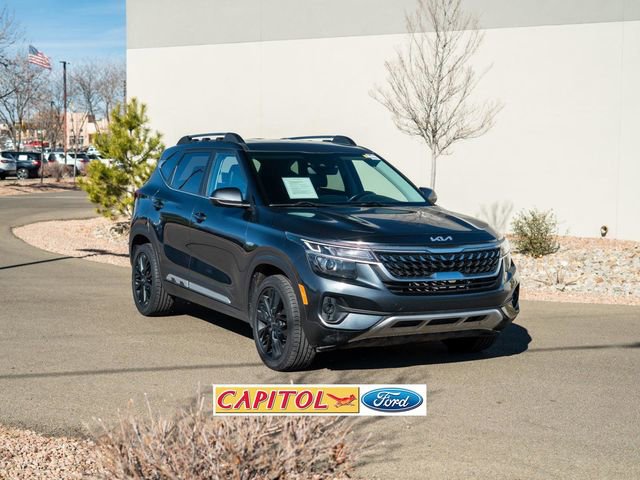 Used 2022 Kia Seltos Nightfall Edition image 1