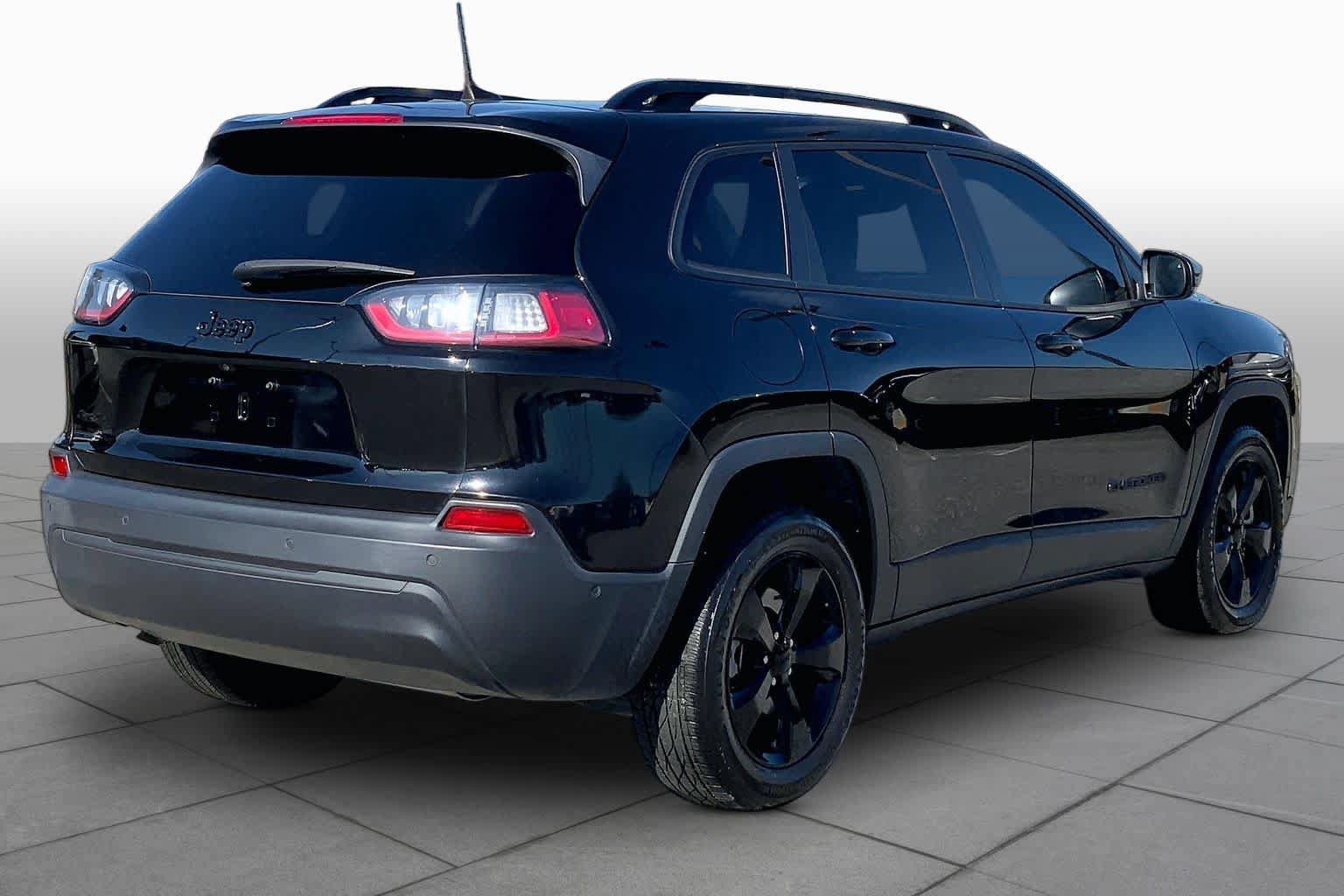 Used 2023 Jeep Cherokee Altitude Lux AWD/4WD image 12