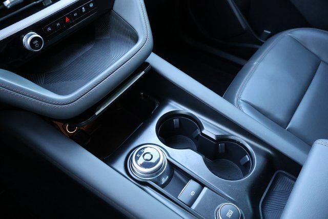 Certified 2025 Ford Explorer Active w/ Active Comfort Package image 32