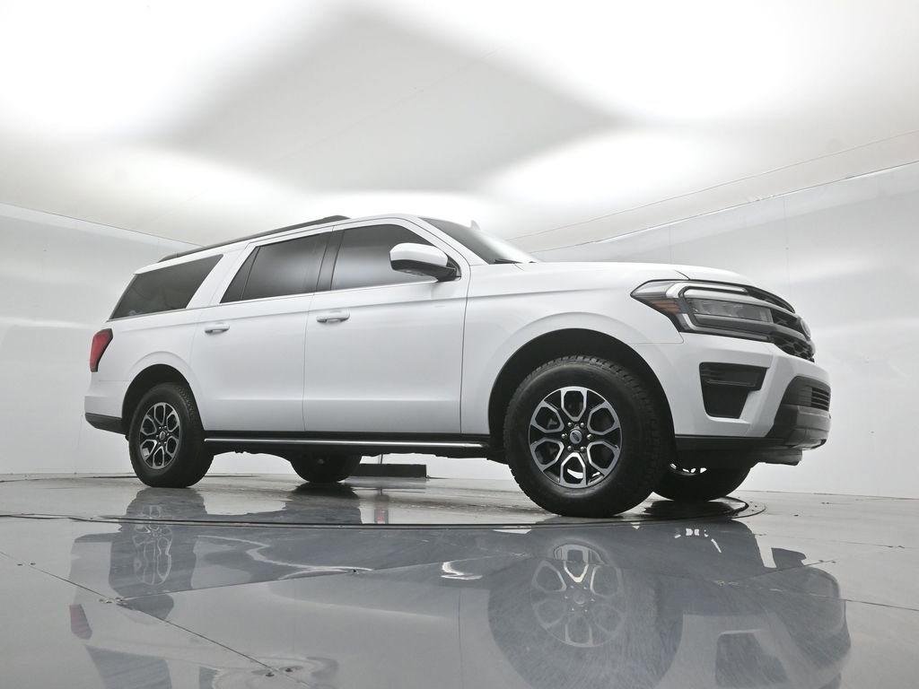 Certified 2023 Ford Expedition Max XLT RWD image 4