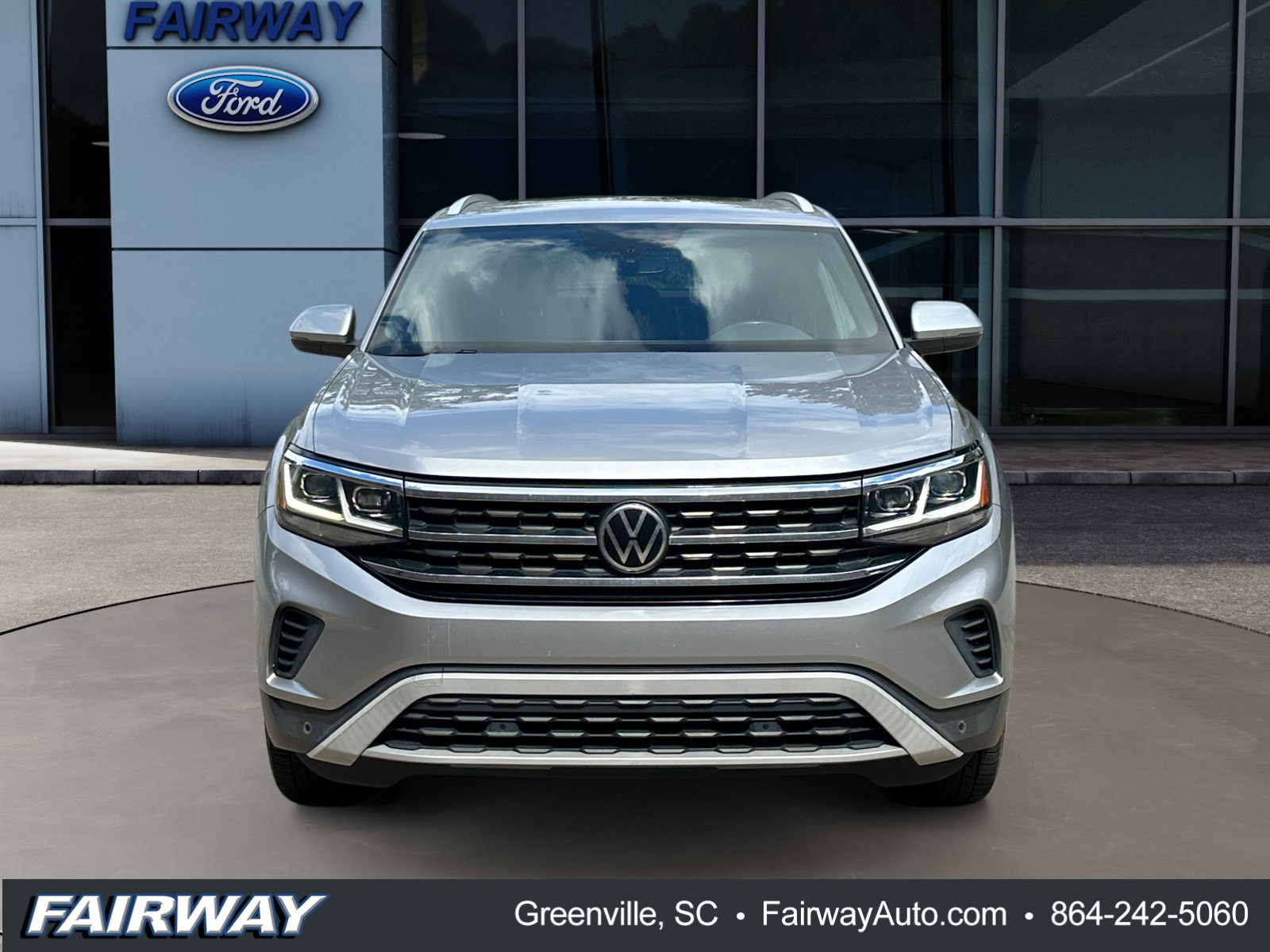 Used 2020 Volkswagen Atlas Cross Sport SE w/ Panoramic Sunroof Package AWD/4WD image 2