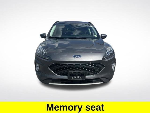 Certified 2022 Ford Escape Titanium AWD/4WD image 9