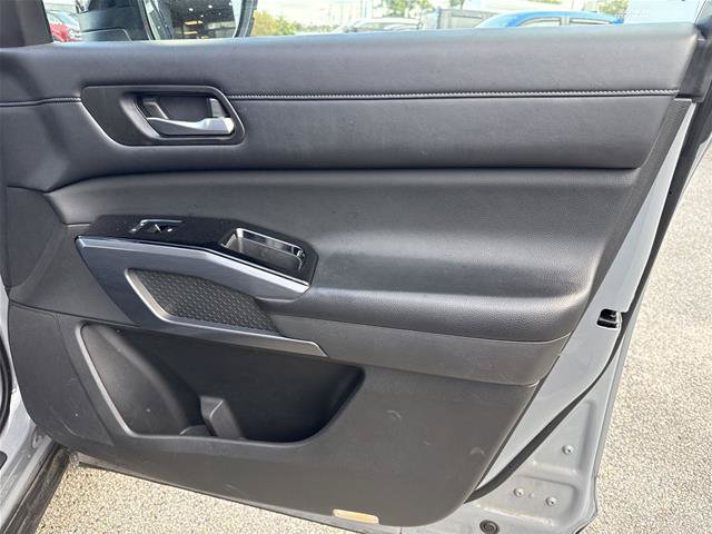 Used 2022 Nissan Pathfinder SL FWD image 23