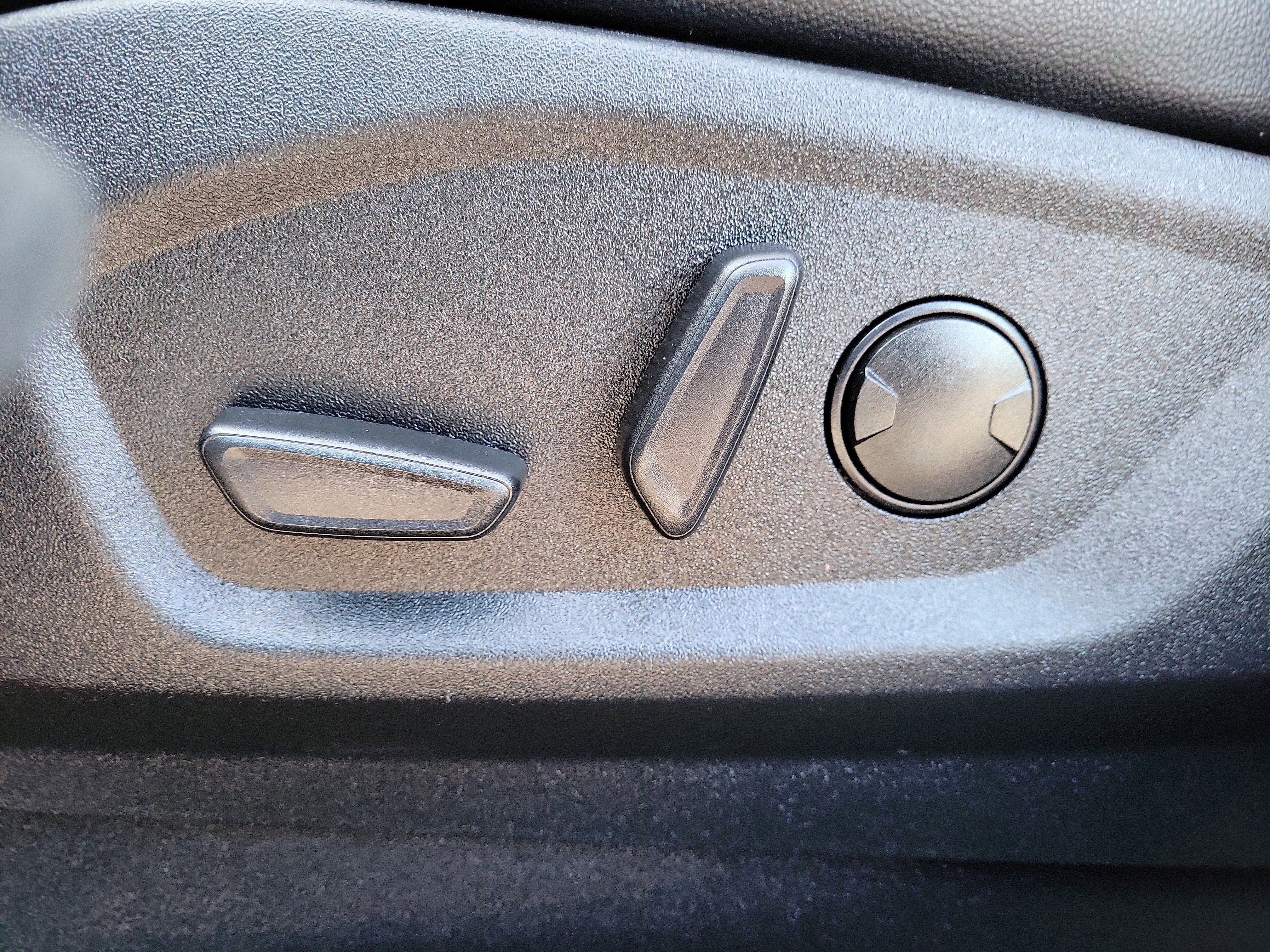 Certified 2024 Ford Edge ST w/ Equipment Group 401A image 21