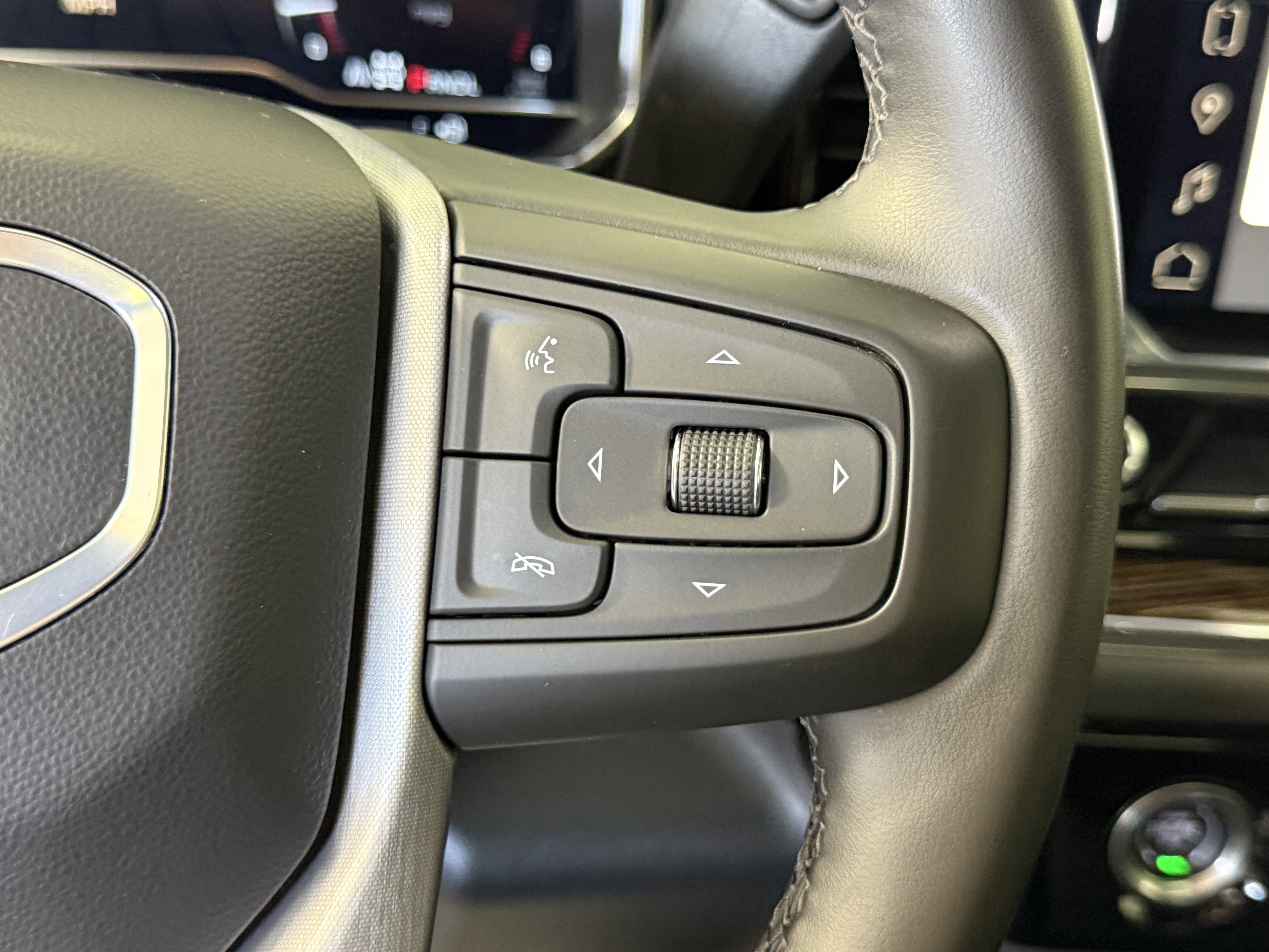 Used 2024 GMC Sierra 1500 Elevation image 27