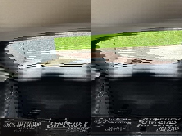 Certified 2024 Ford Edge Titanium image 39