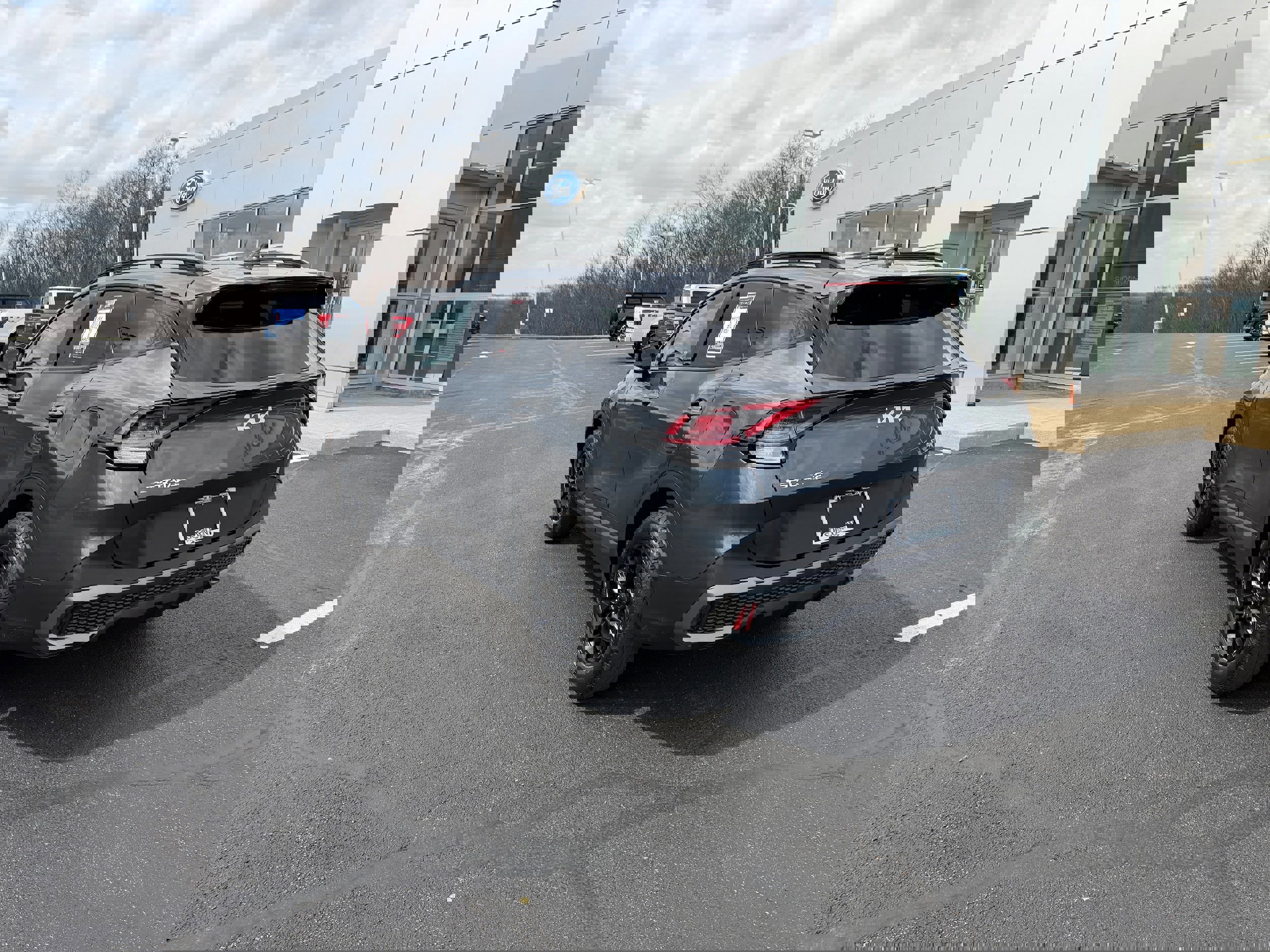 Used 2023 Kia Sportage X-Pro image 5