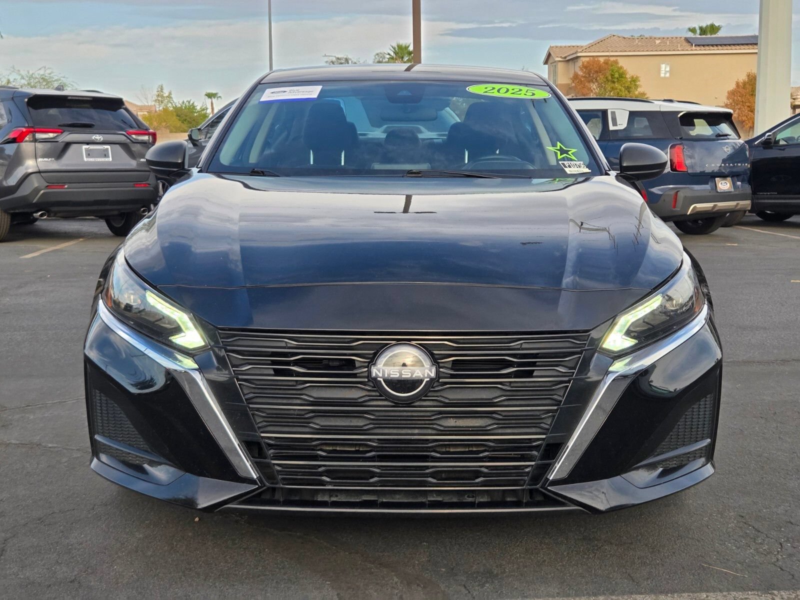 Used 2025 Nissan Altima 2.5 SV FWD image 8