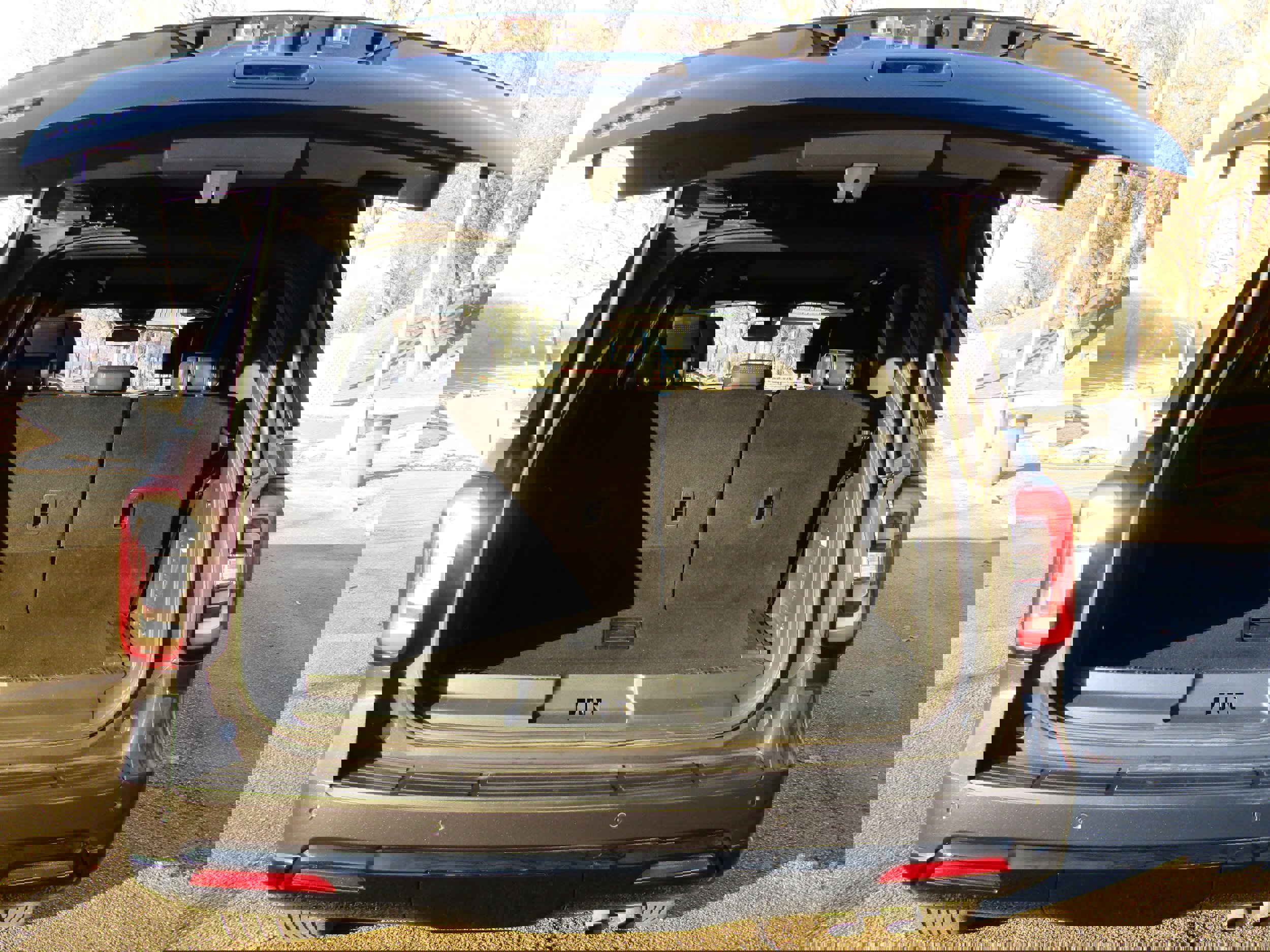 Certified 2023 Ford Expedition Limited image 15