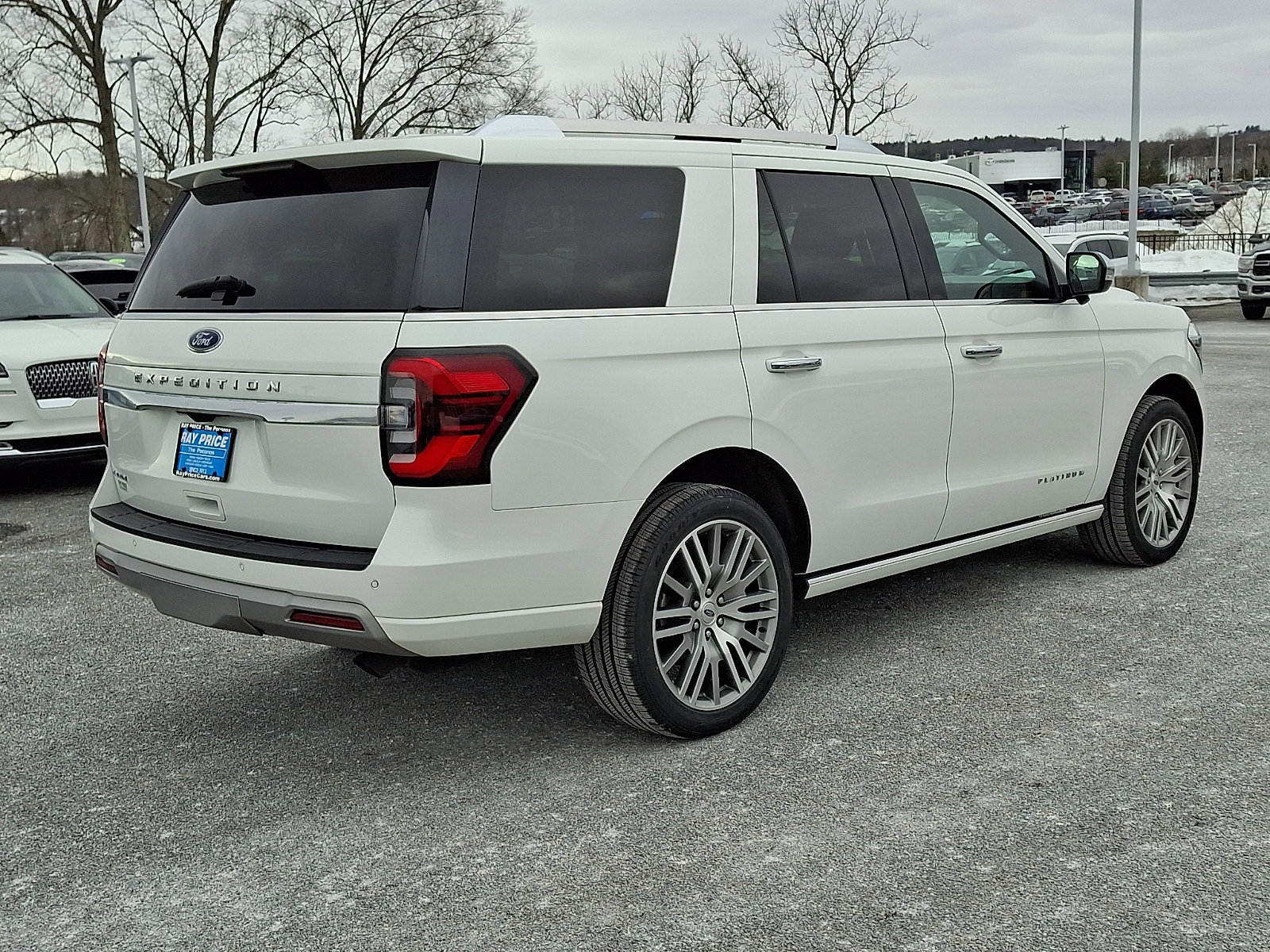 Certified 2023 Ford Expedition Platinum image 4