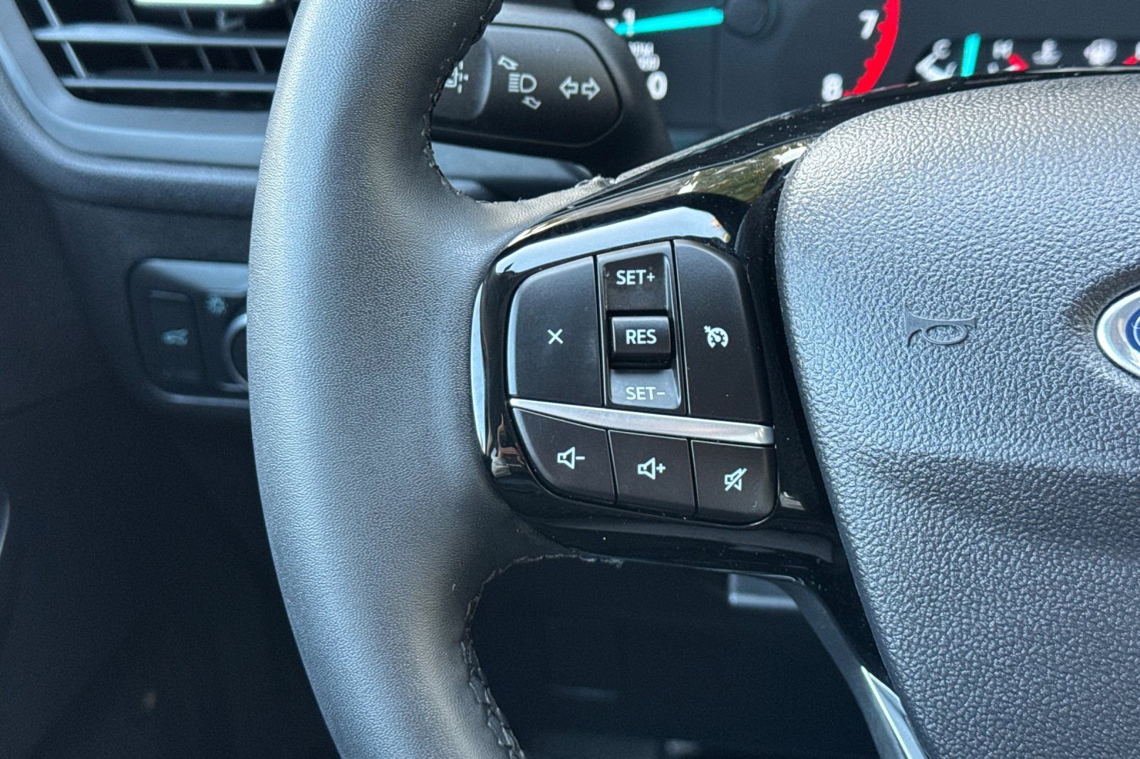 Certified 2022 Ford Escape SE w/ SE Sport Appearance Package AWD/4WD image 36