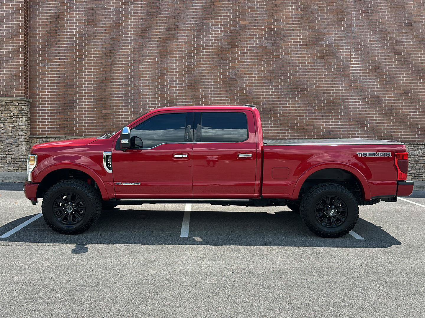 Certified 2022 Ford F250 Platinum w/ Tremor Off-Road Package AWD/4WD image 2