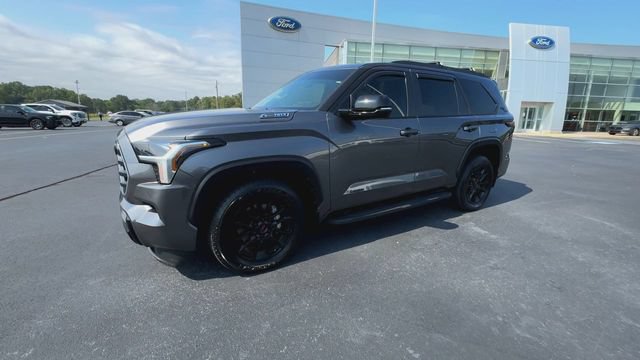 Used 2024 Toyota Sequoia Limited AWD/4WD image 4