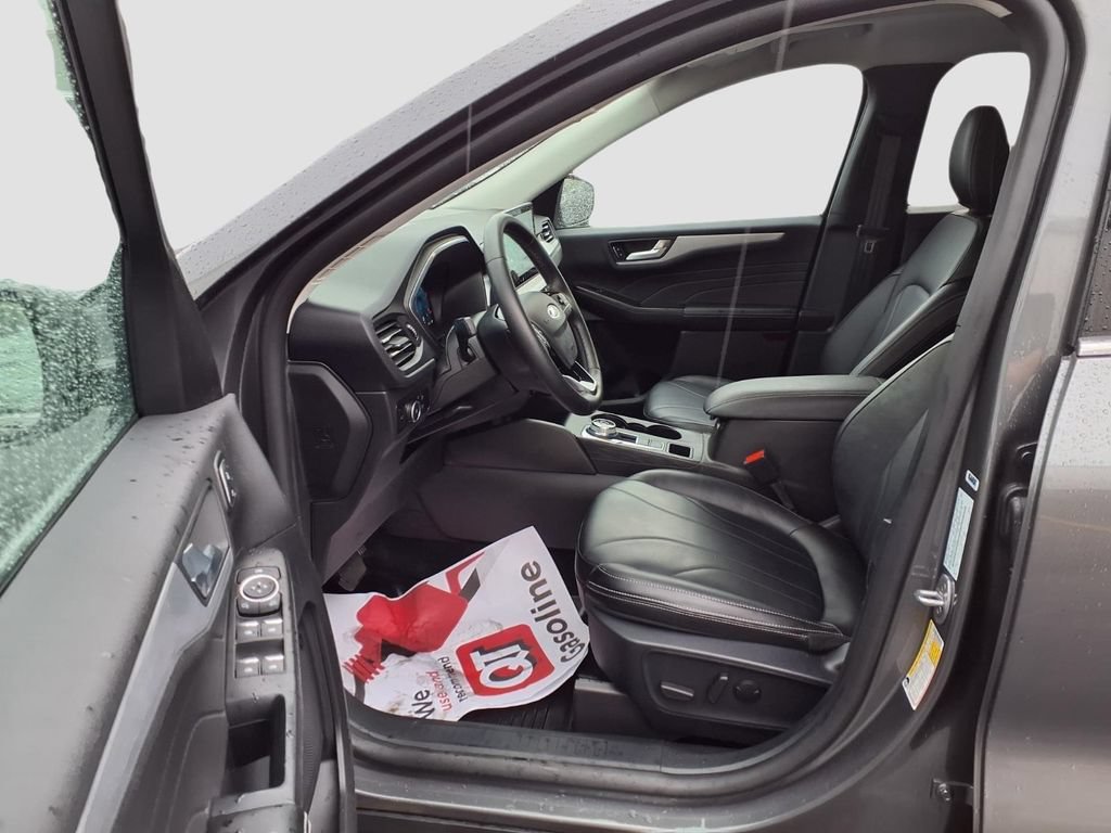 Certified 2025 Ford Escape Platinum w/ Premium Technology Package AWD/4WD image 25