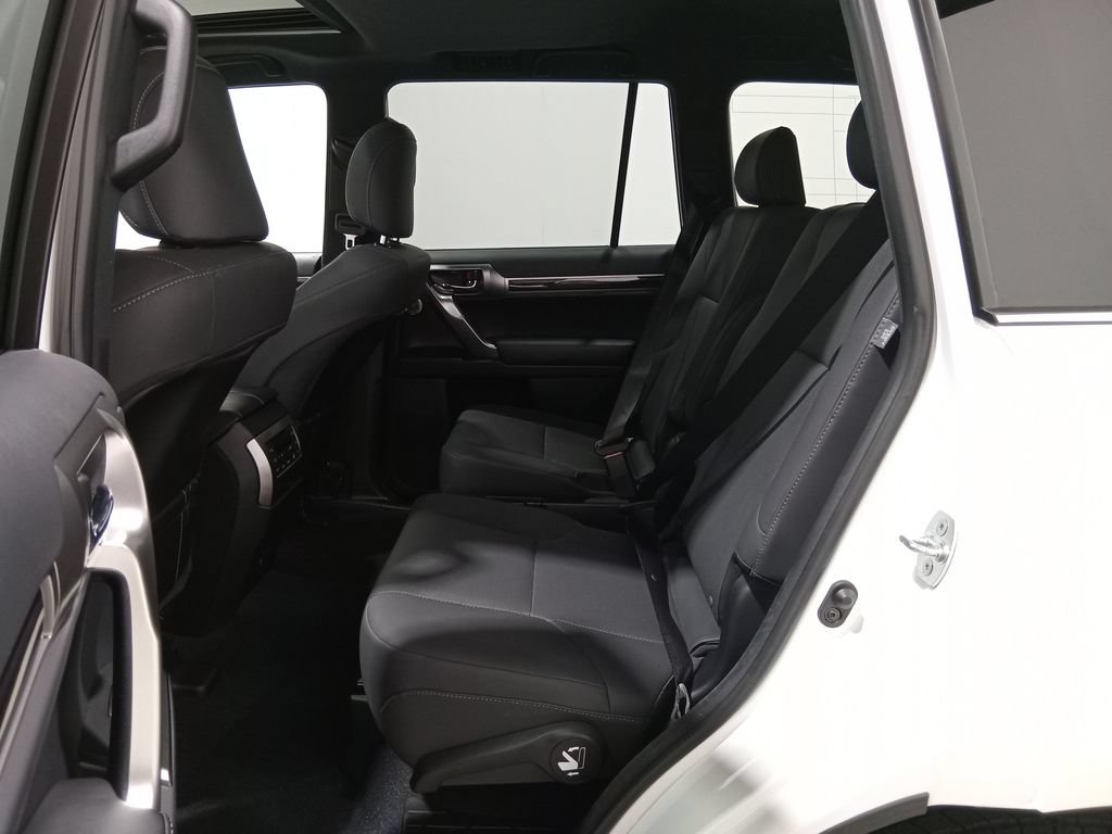 Used 2023 Lexus GX 460 Premium w/ Accessory Package AWD/4WD image 15