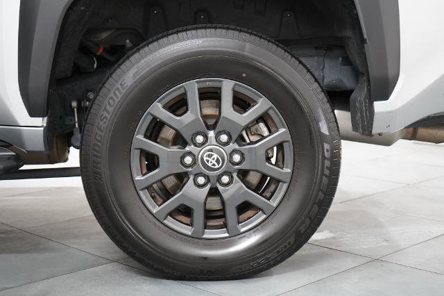 Used 2025 Toyota 4Runner SR5 AWD/4WD image 35