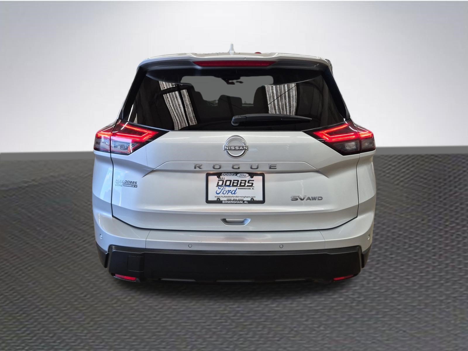 Used 2024 Nissan Rogue SV AWD/4WD image 6