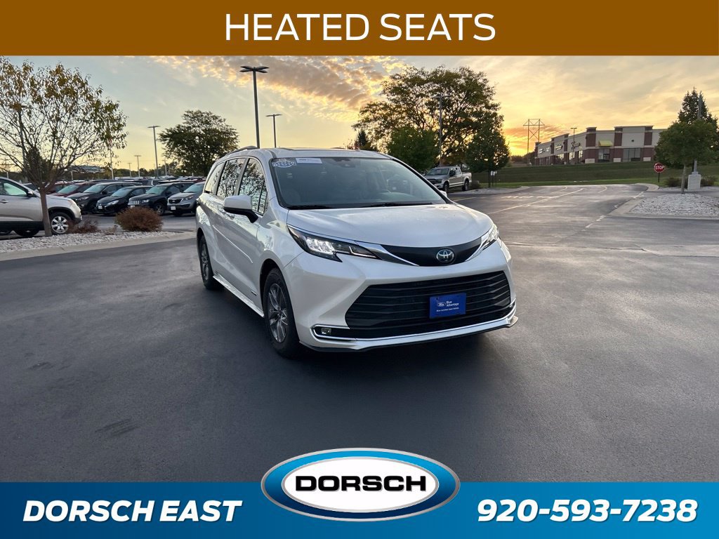 Used 2021 Toyota Sienna XLE AWD/4WD image 3