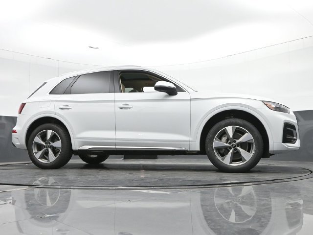 Used 2025 Audi Q5 2.0T Premium Plus w/ Premium Plus Package AWD/4WD image 33