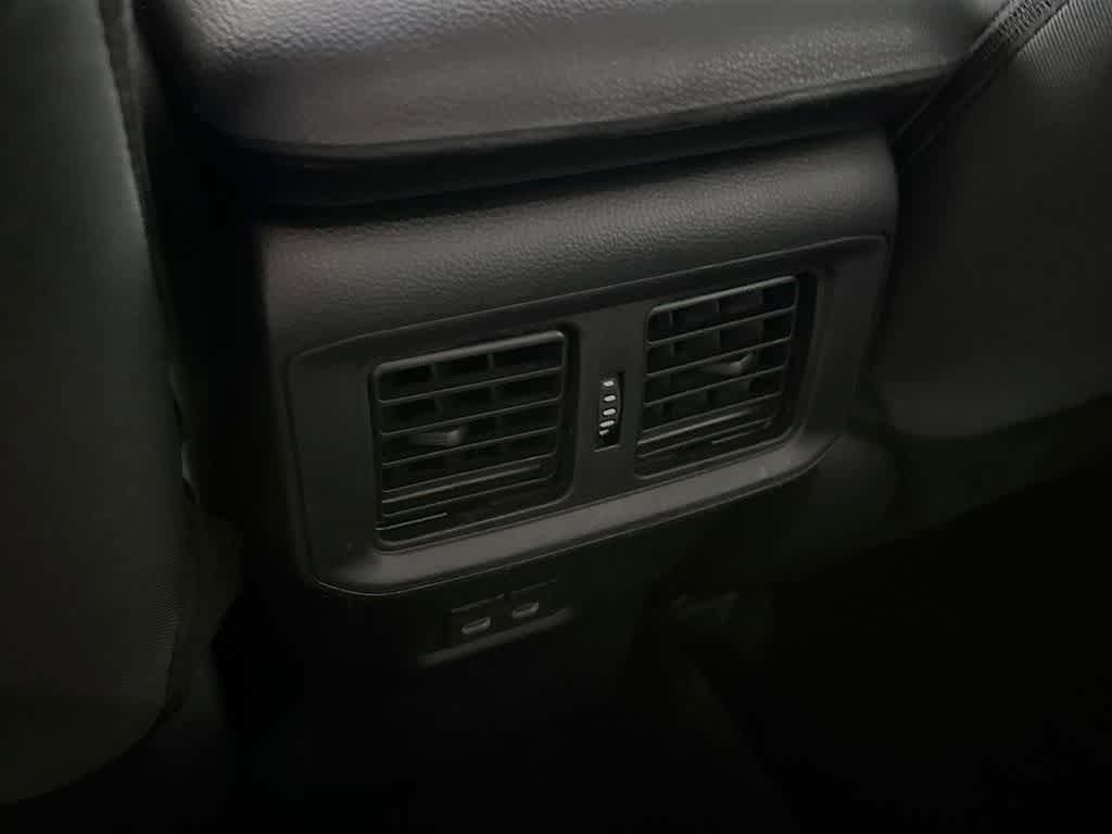 Used 2025 Toyota RAV4 XLE AWD/4WD image 13