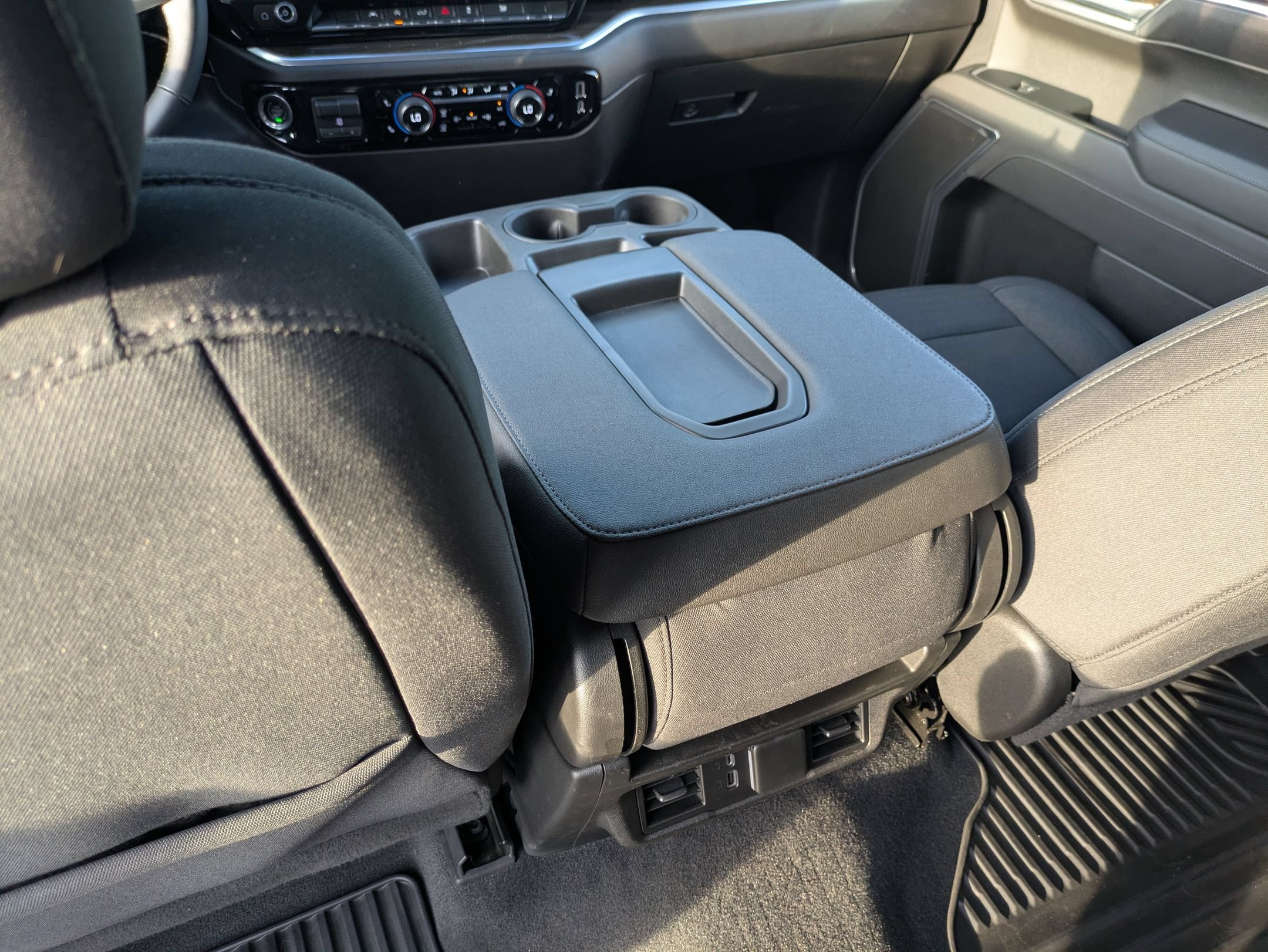 Used 2023 Chevrolet Silverado 1500 LT AWD/4WD image 29