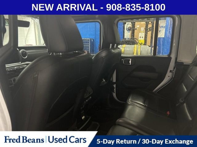 Used 2018 Jeep Wrangler Unlimited Sahara AWD/4WD image 11