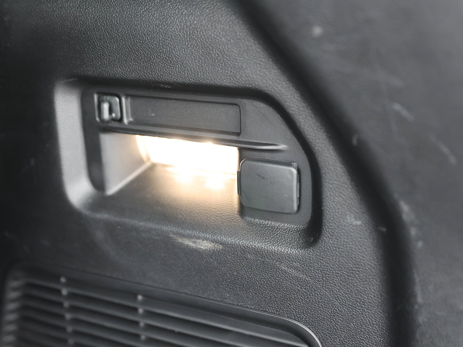 Certified 2023 Ford Explorer XLT image 15