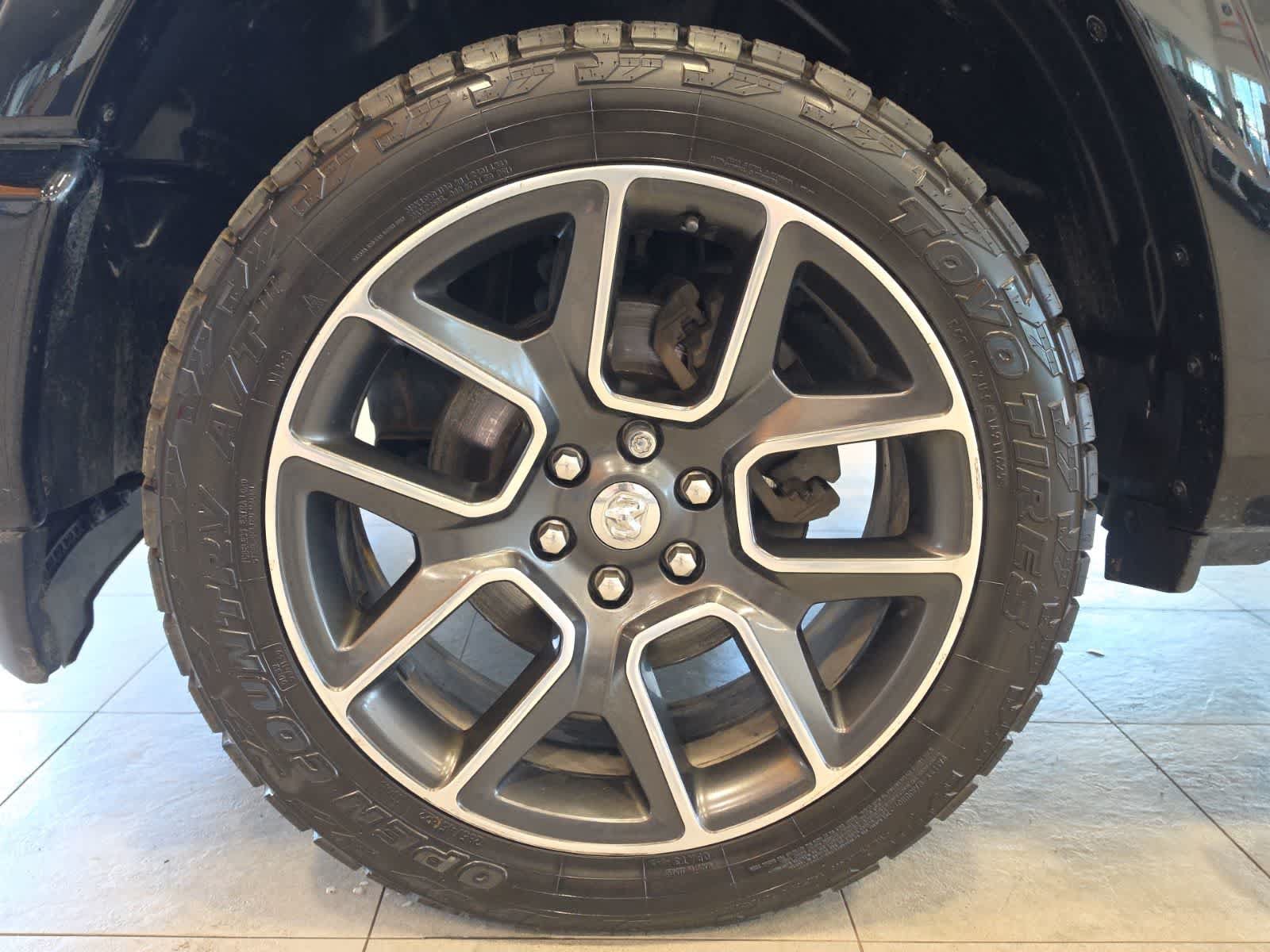 Used 2019 RAM 1500 Laramie AWD/4WD image 14
