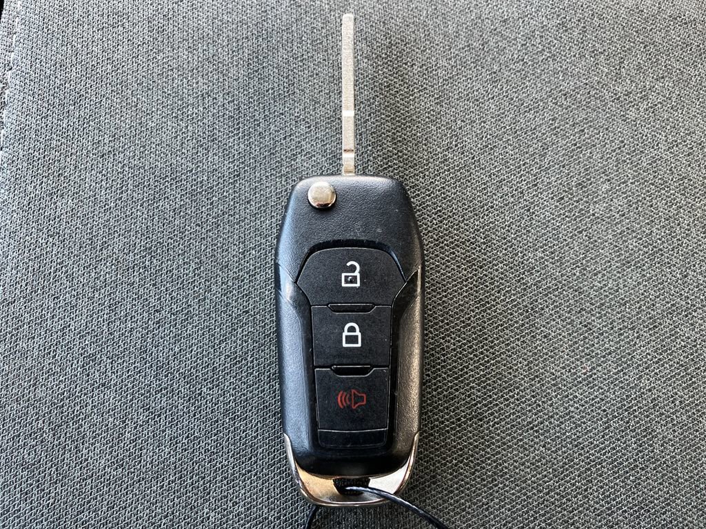 Certified 2025 Ford F250 XLT image 32