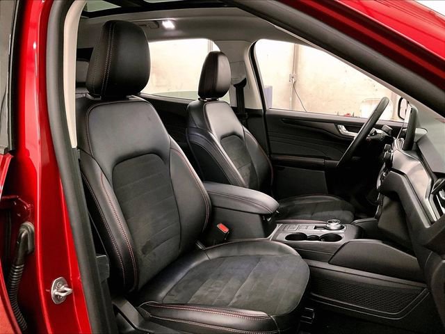 Certified 2022 Ford Escape SEL w/ SEL Stealth AWD Package image 7