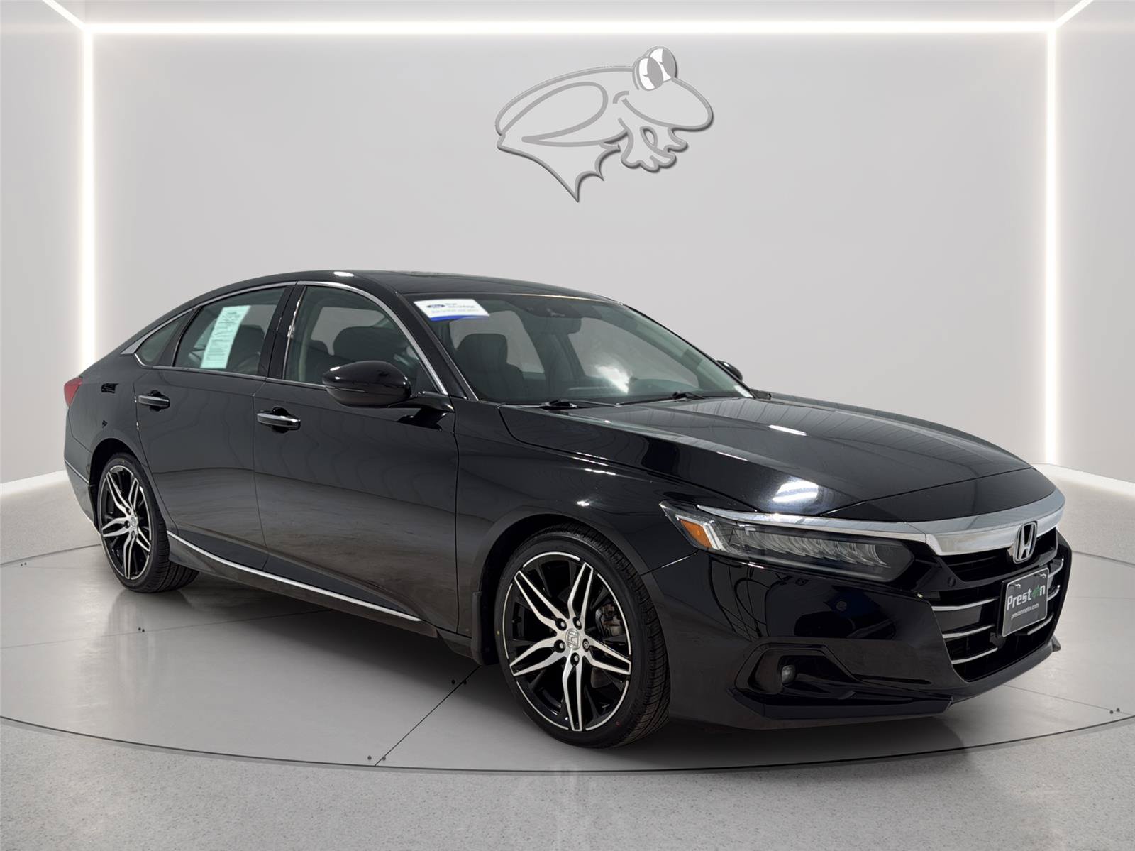 Used 2021 Honda Accord Touring image 3