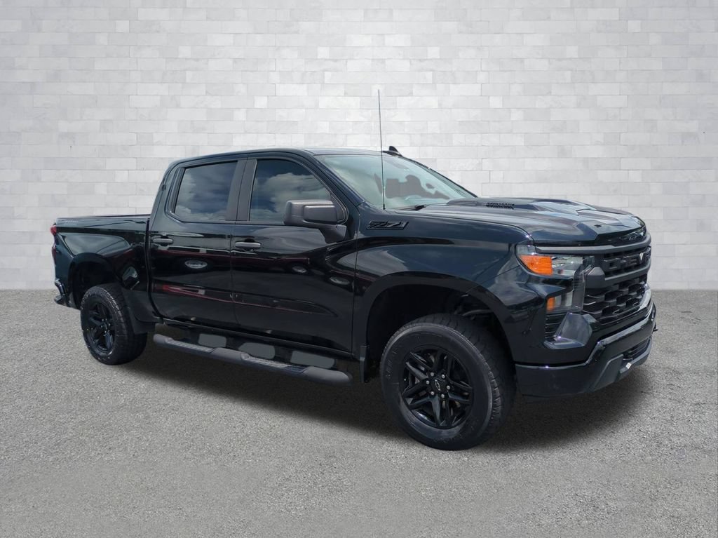 Used 2022 Chevrolet Silverado 1500 Custom Trail Boss w/ Midnight Edition AWD/4WD image 2