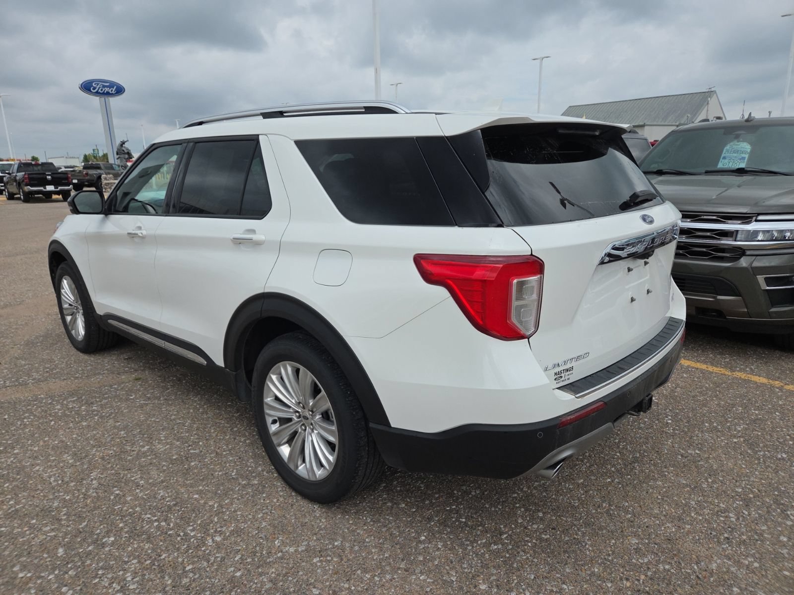 Certified 2022 Ford Explorer Limited w/ Equipment Group 301A AWD/4WD image 3