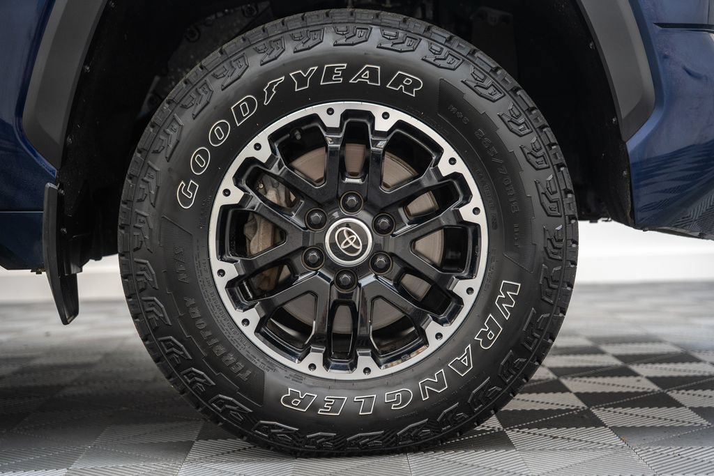 Used 2022 Toyota Tundra SR5 w/ TRD Off-Road Premium Package AWD/4WD image 20