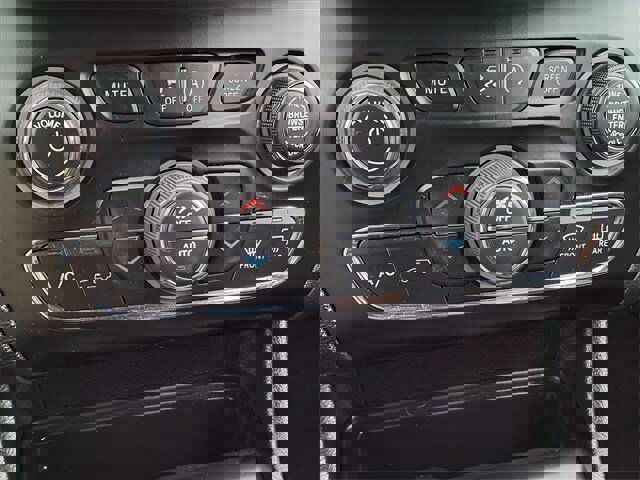 Used 2020 Jeep Cherokee Limited image 15